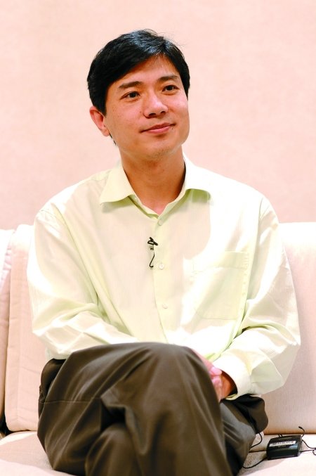 昨日,被誉为"互联网公司最帅ceo"的百度总裁兼ceo李彦宏在接受记者