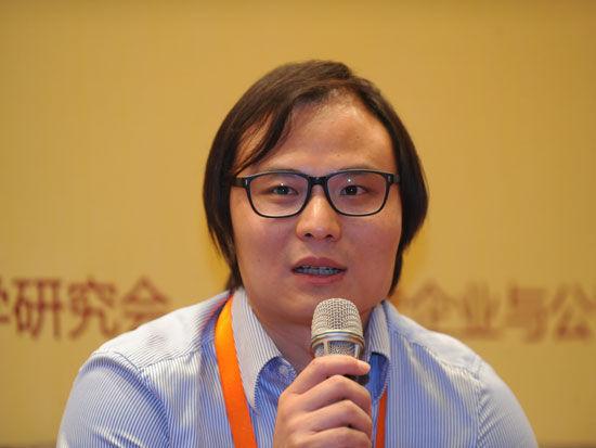 郜林谈争议判百心罚:裁判狂也是人 没判就算了过中去了