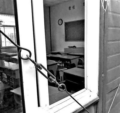 高校现"集装箱教室" 学生在活动板房里上课 - 赣州腾华活动板房有限