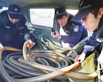 见义勇为北仓镇治安巡逻队员勇擒偷油贼