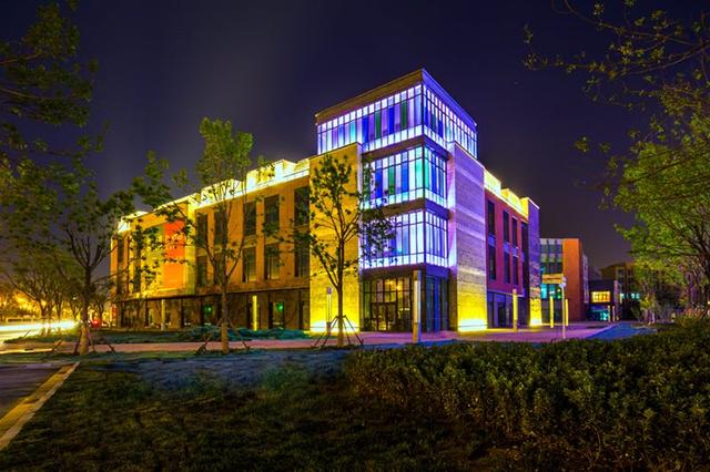 神秘嘉宾空降复地活力广场!企鹅跑等你一起high_大燕网天津站_腾讯网