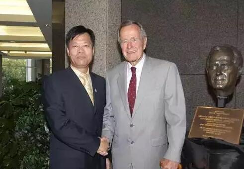 作为农村经济转型的成功典范,赵光勋多次被评为"天津