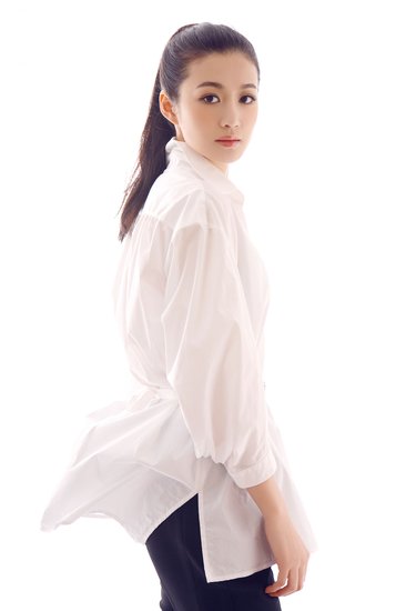 《当家的女人》饰:英子        《情暖珠江》饰:陈玉