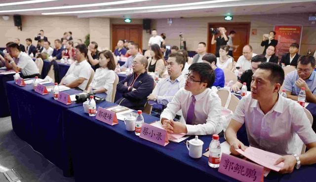 2019“醉美黑河·诗意红叶”摄影大赛开镜了！身份证上叫“国庆、font color=redfont color=red建国/font/font”名字的游客，一律免门票！