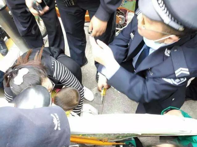 com:神木5歲幼童手指被夾自行車軸鏈 