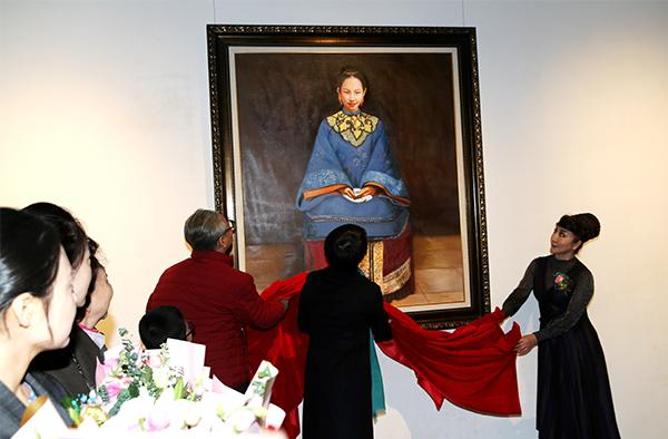 ������Ө����Ф���ͻ�չ��Ļ