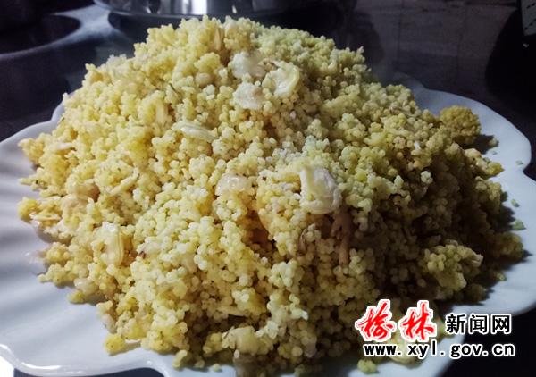 吴堡美食:酸菜捞饭大口吃 色美味香营养好