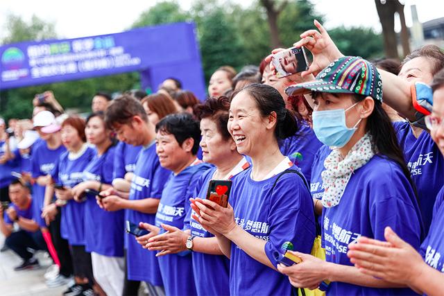 “相约西安 筑梦全运”全城欢乐跑揽月阁站活力开跑