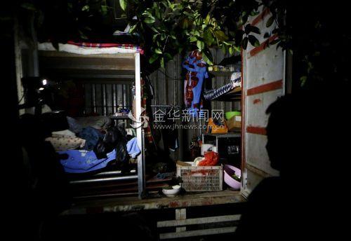 转场各个农村的色情表演被一窝端