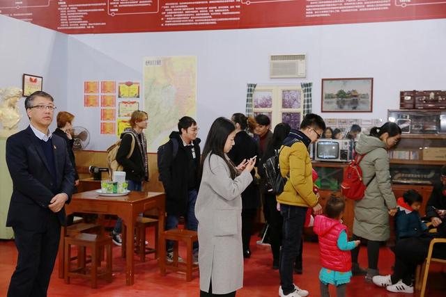 杭州市科协举办庆祝改革开放40周年科技改变生活科技成果展