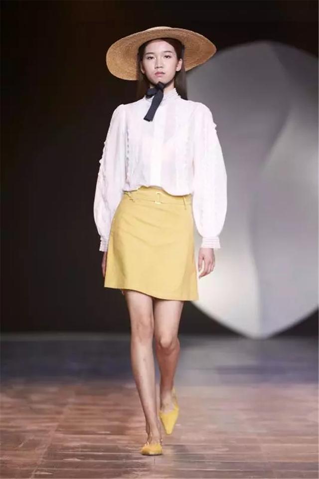 星柚集团品牌联合发布秀posetimefashionweek2019p