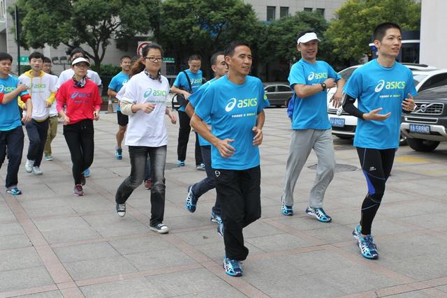 40名试跑杭马赛道 专业教练指导如何跑马拉松