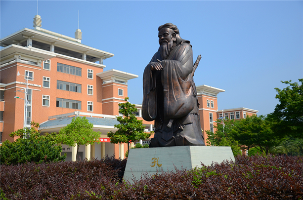 衢州中专校长余雨生:春风化雨般接纳所有学生