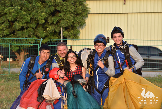 驼峰跳伞俱乐部浙江千岛湖基地正式启动运营