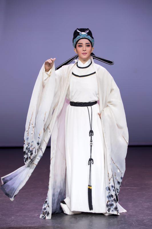 蔡浙飞舞台艺术专场首演 千余座位座不虚席