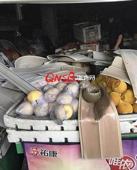 榴莲边上点蚊香 杭州一水果店今早被点着了