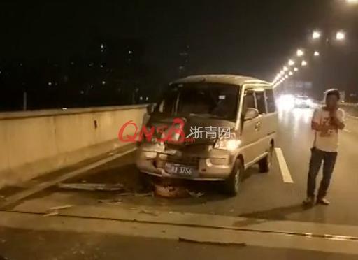 杭州一大桥发生惨烈车祸 男子被撞得面目全非