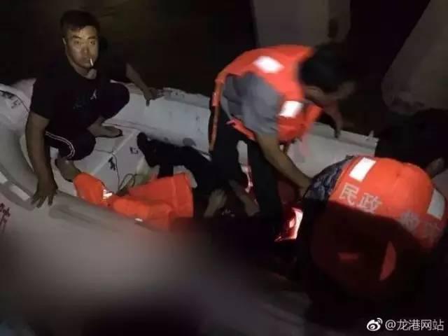 昨晚温州有人跳江 漂500米后卡住了