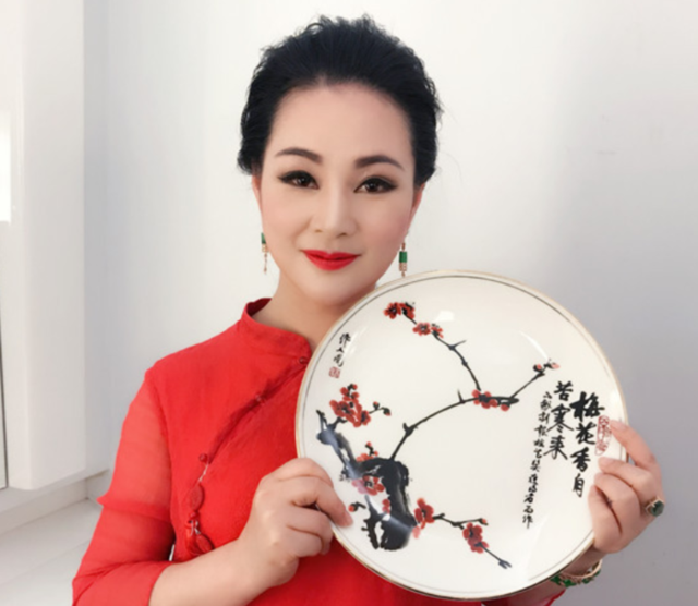 绍兴越剧小百花张琳喜摘中国戏曲最高的梅花奖