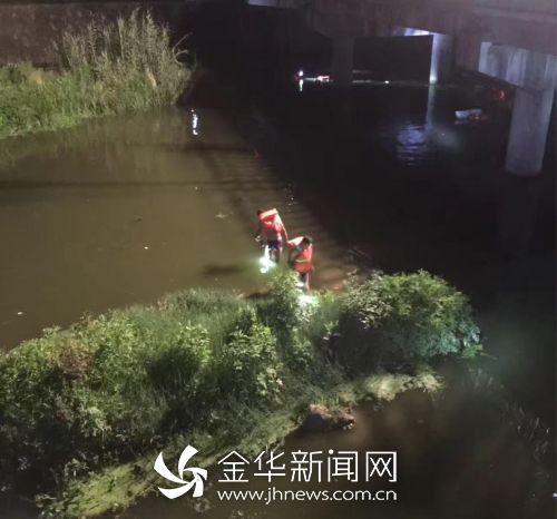 救援队在永康江中救起一外籍友人 因与老婆吵架