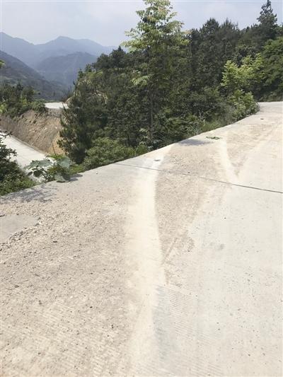 温州盘山公路同一路段 三年两度发生车辆坠崖