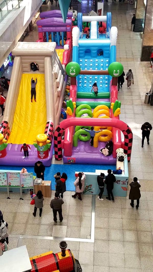 东部新城商圈添新丁 主打台湾风情的宏泰广场昨营业