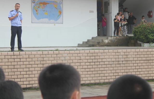 搭休业式这趟快车做那些关注学生成长的事