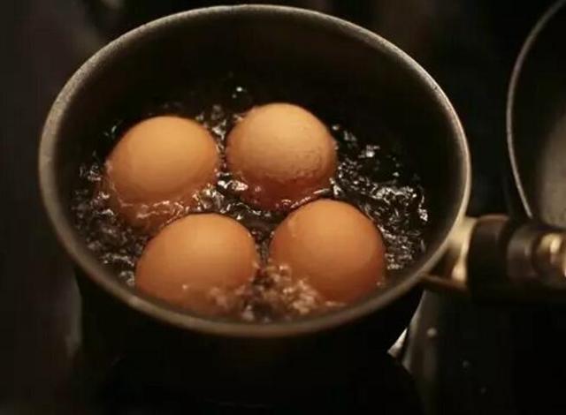 鸡蛋煮多久最合适？原来做这些事都有技巧！