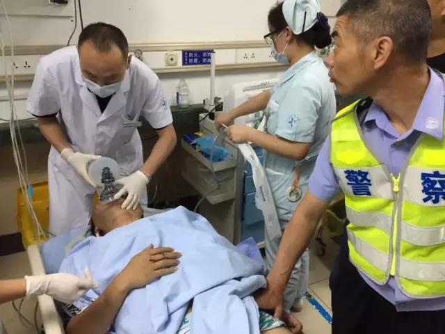 台州重伤高速交警许斌醒了 躺在ICU里仍想上班
