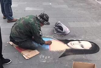 高手在民间 宁波街头艺人用粉笔画出蒙娜丽莎