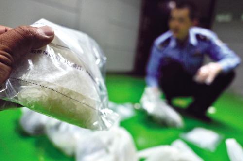 嘉兴警方历时两月破跨省贩毒案 搜出5.5公斤冰毒