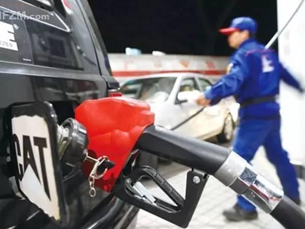 宁波司机忍一忍 明天油价下调或是年内最大跌幅