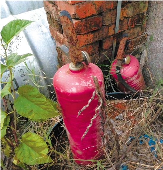 金华一油库昨爆炸起火 库区内大多数灭火器不可用