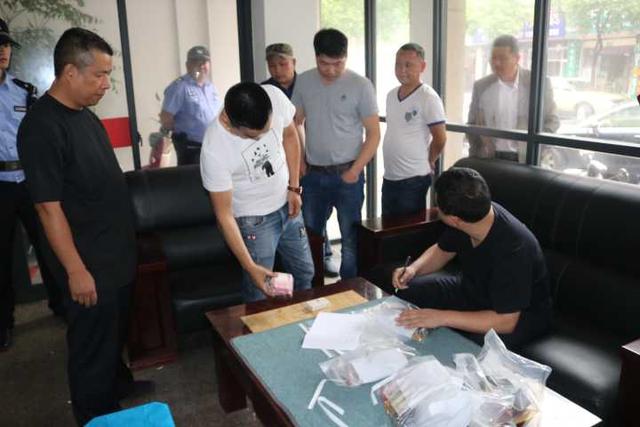 杭州警方两天端掉两个赌博窝点 收缴赌资7万余元